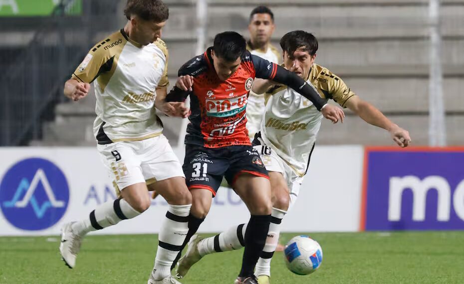 Coquimbo Unido cae en la ida ante Limache y buscará la remontada en el Sánchez Rumoroso